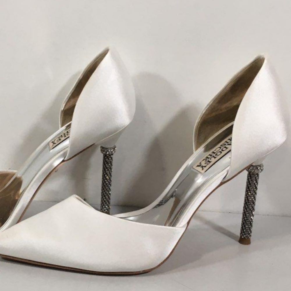 Women’s Badgley Mischka Satin Elegant Rhinestone Embellished Heels Size 7